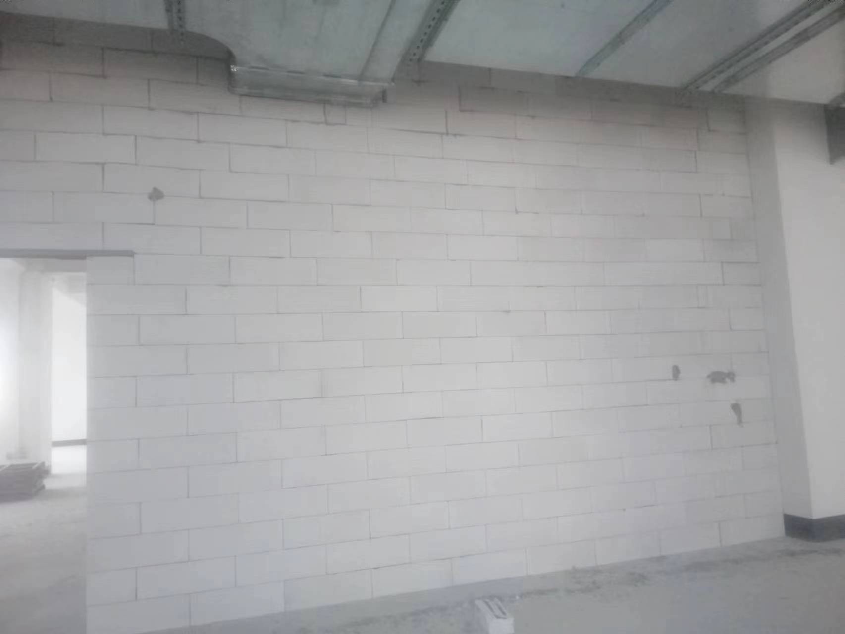 隔墙施工现场参考图